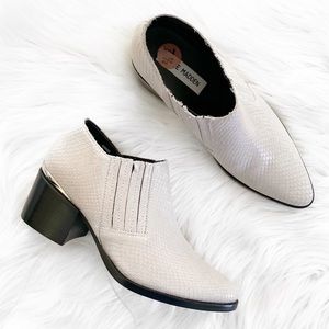 NEW Steve Madden Korral White Snake Ankle Bootie